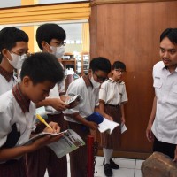 Kegiatan Outdoor Study Kelas VIII SMP Metta Maitreya ke Museum Sang Nila Utama | SMP METTA MAITREYA